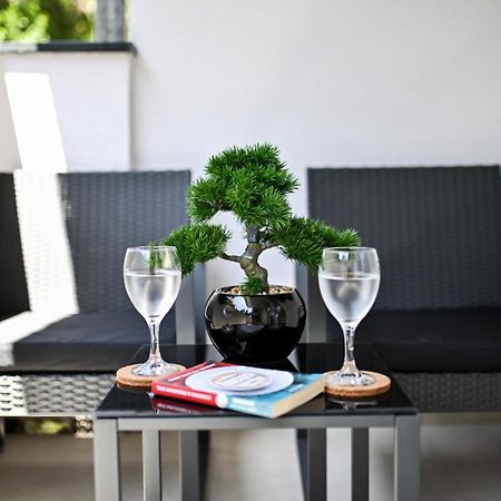 Newly Renovated Apartment Luce Zadar Exterior foto