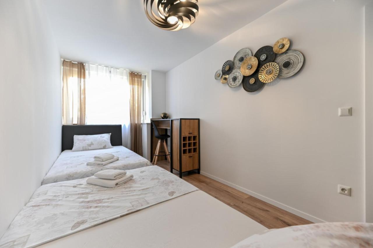 Newly Renovated Apartment Luce Zadar Exterior foto